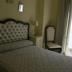 Affittacamere Hostal Flor De Lis- Lojo